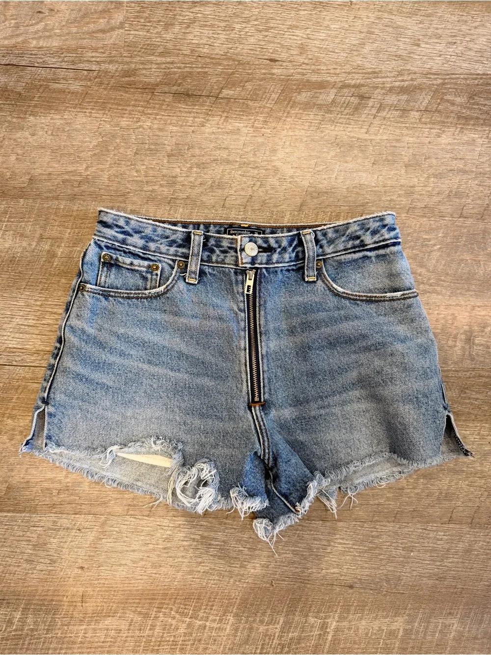 Abercrombie & Fitch Annie High Rise Cut Off Shorts Women’s Size 26 Clean Girl - Picture 2 of 8